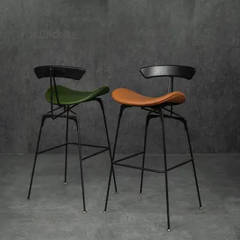 Европейские железные барные стулья для кухни Мебель для дома Барные стулья для столовой с деревянной спинкой Дизайнерский роскошный высокий барный стул для приема гостей