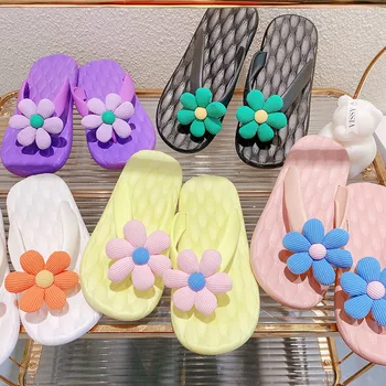 Корейская версия Летних шлепанцев в полоску с объемными цветами ярких цветов 2023 года, Женская Повседневная одежда, Милые Пляжные шлепанцы