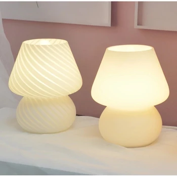 Стеклянная светодиодная настольная лампа для прикроватной тумбочки в спальне в корейском стиле Ins Декор настольной лампы в полоску с грибами Милая Стеклянная Полупрозрачная прикроватная лампа
